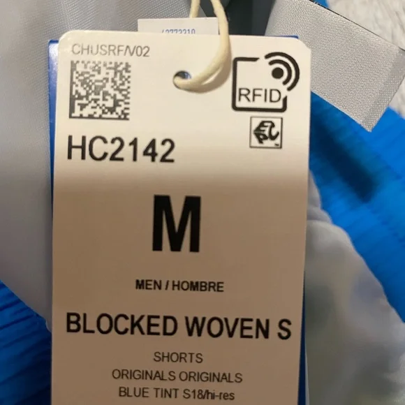 Brand new Adidas originals blocked woven shorts - Picture 3 of 5